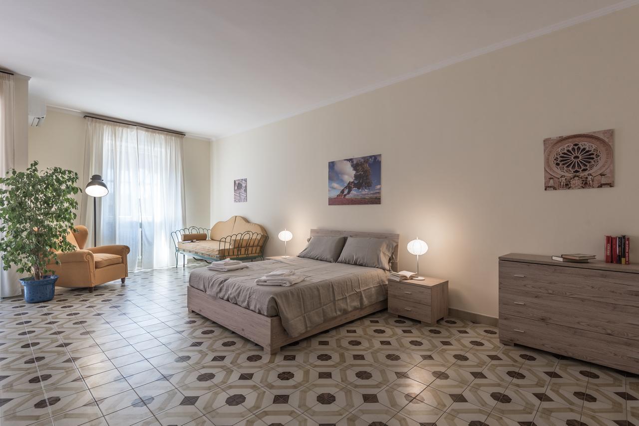 Suite Della Villa Lecce Bagian luar foto